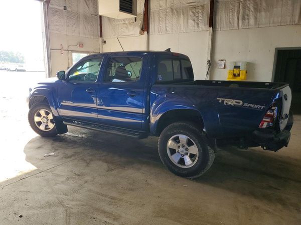 2015 TOYOTA TACOMA Delux Grade