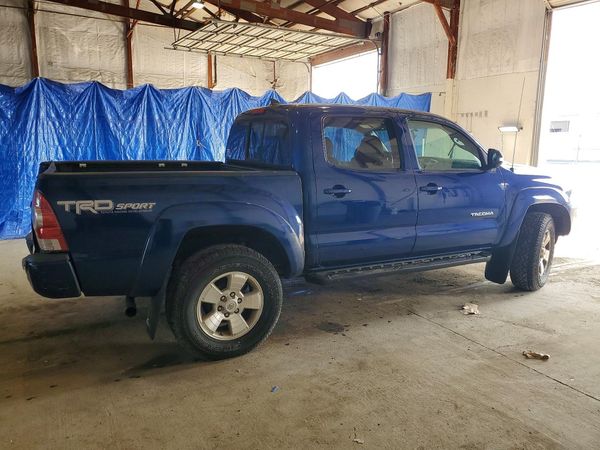 2015 TOYOTA TACOMA Delux Grade