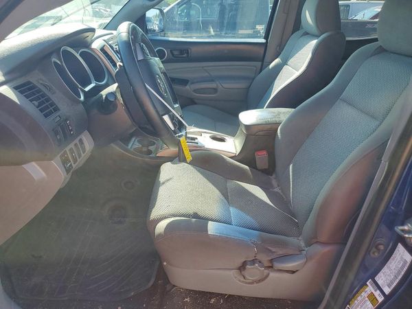 2015 TOYOTA TACOMA Delux Grade