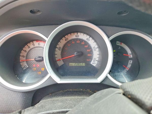 2015 TOYOTA TACOMA Delux Grade