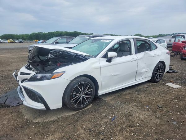 2024 TOYOTA CAMRY