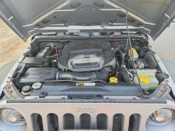 2014 JEEP WRANGLER Sport — Engine bay