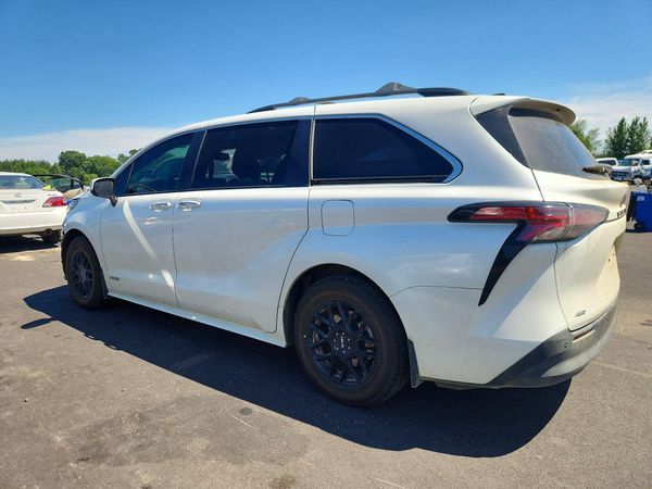2021 TOYOTA SIENNA XLE Plus Package