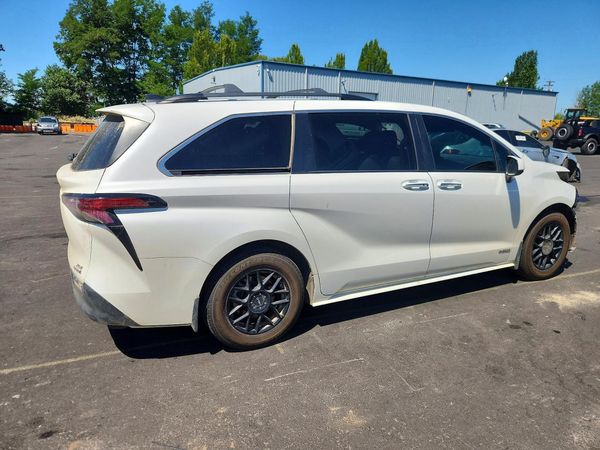 2021 TOYOTA SIENNA XLE Plus Package