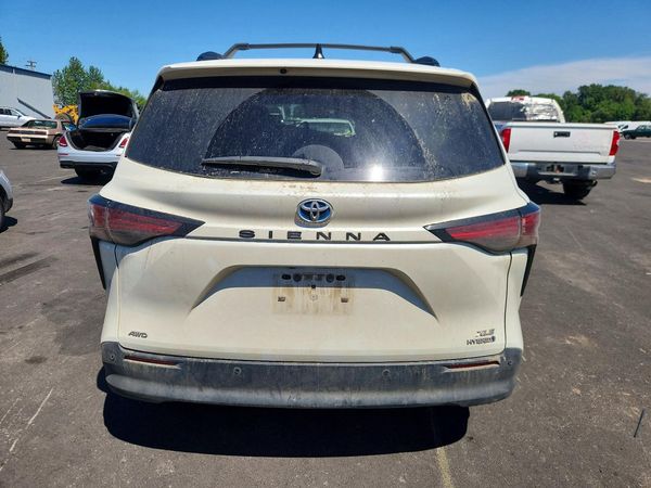 2021 TOYOTA SIENNA XLE Plus Package