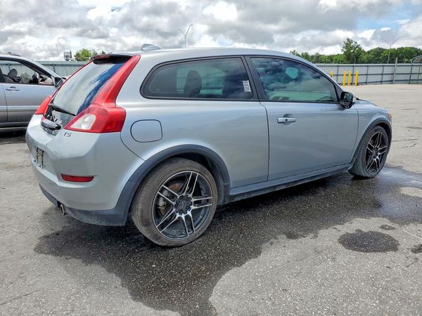 2013 VOLVO C30