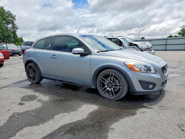 2013 VOLVO C30