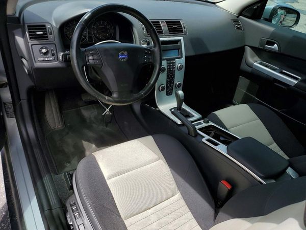 2013 VOLVO C30