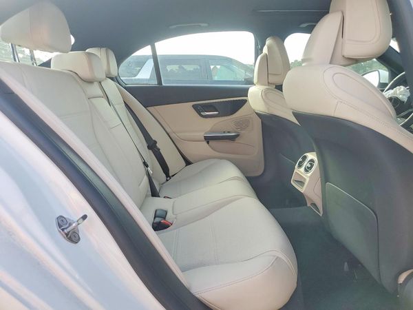 2024 MERCEDES-BENZ C C300