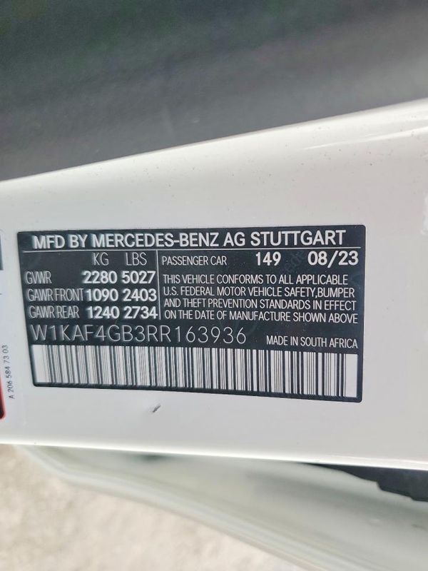 2024 MERCEDES-BENZ C C300