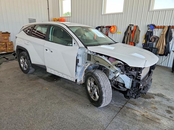 2024 HYUNDAI TUCSON SE