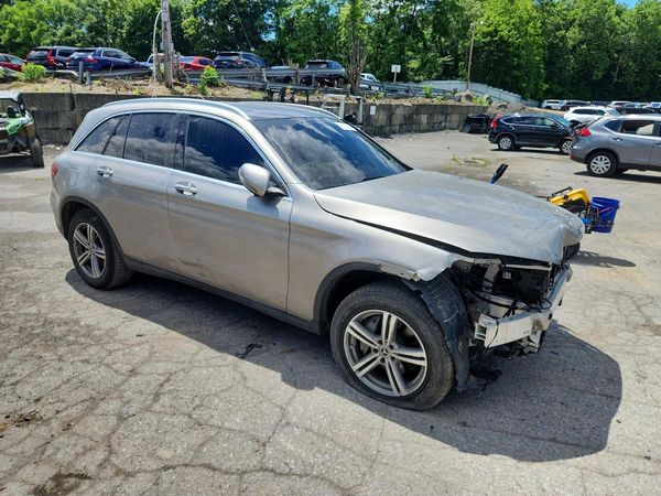 2021 MERCEDES-BENZ GLC