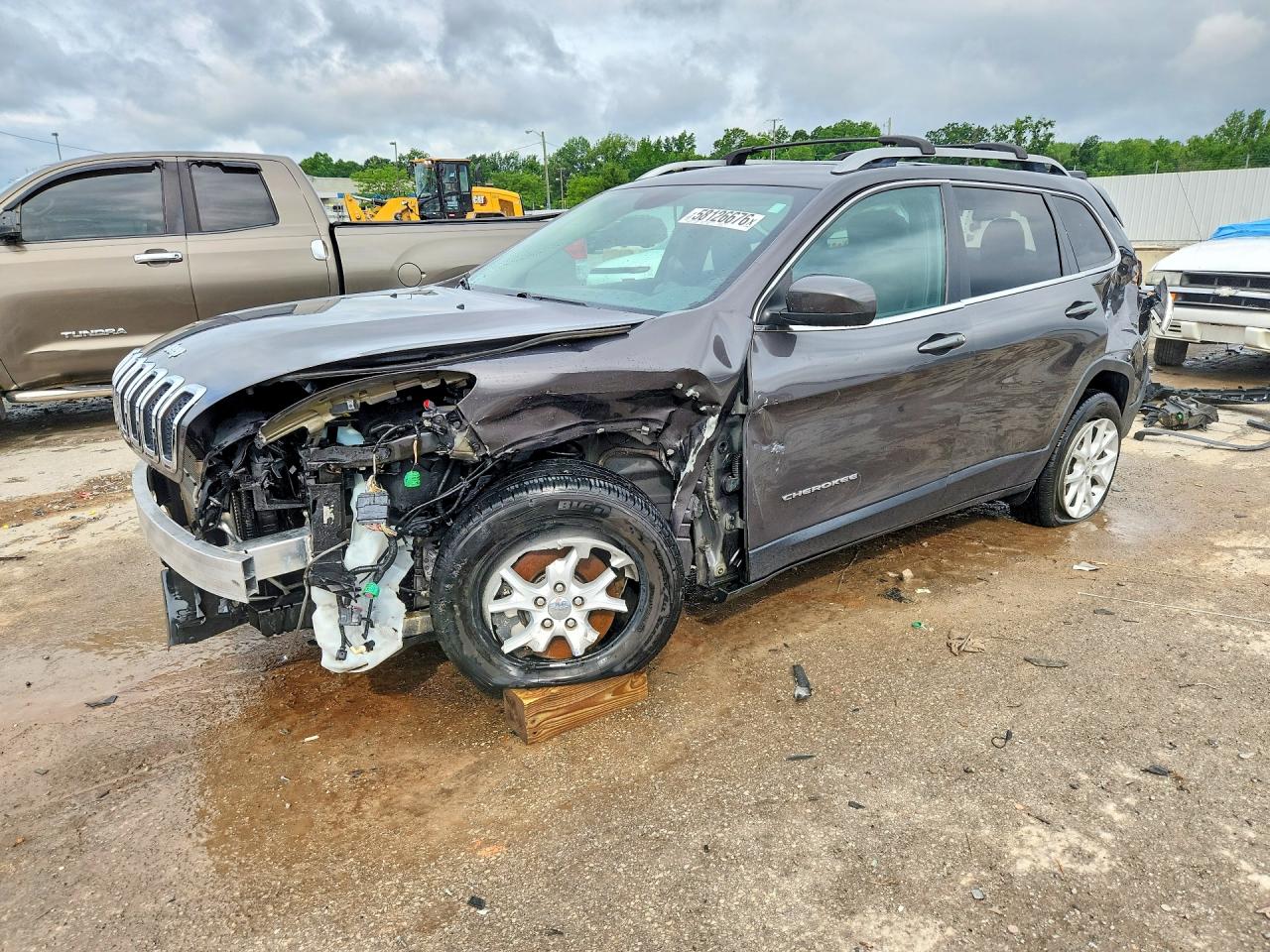2018 JEEP CHEROKEE Latitude Plus — Front 3/4