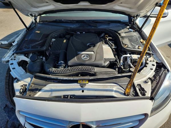 2016 MERCEDES-BENZ C C300