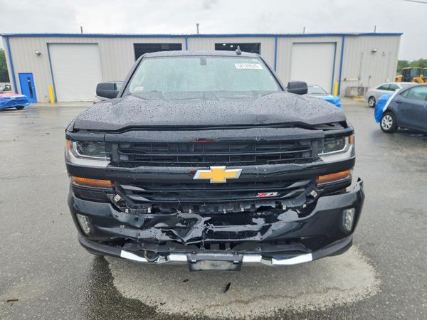 2017 CHEVROLET SILVERADO LT