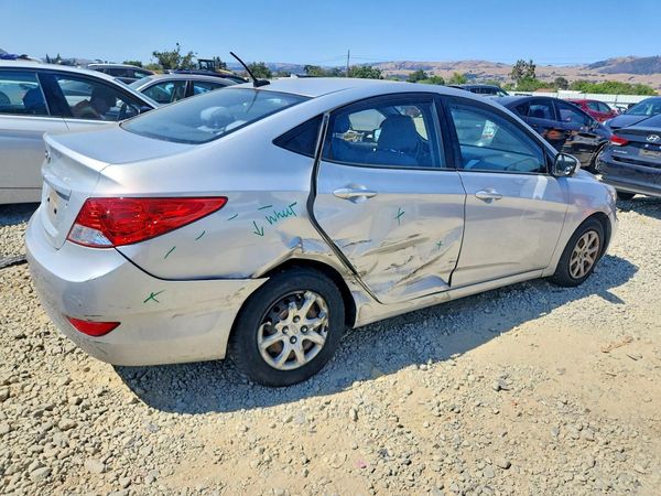 2013 HYUNDAI ACCENT GLS, GS