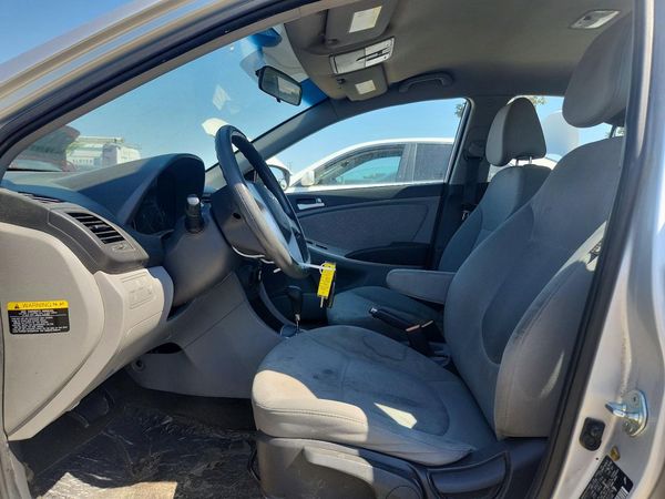 2013 HYUNDAI ACCENT GLS, GS