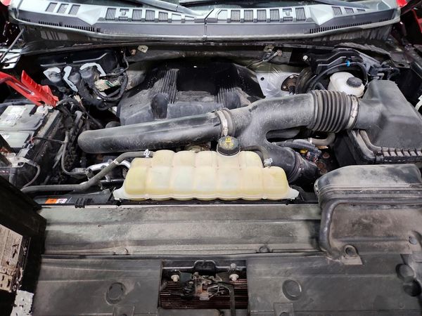 2020 FORD F150 — Engine bay