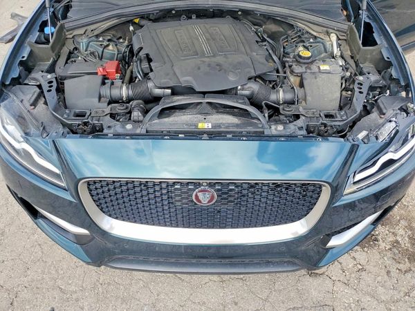 2018 JAGUAR F-PACE R Sport
