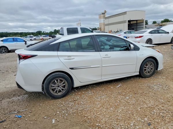 2016 TOYOTA PRIUS