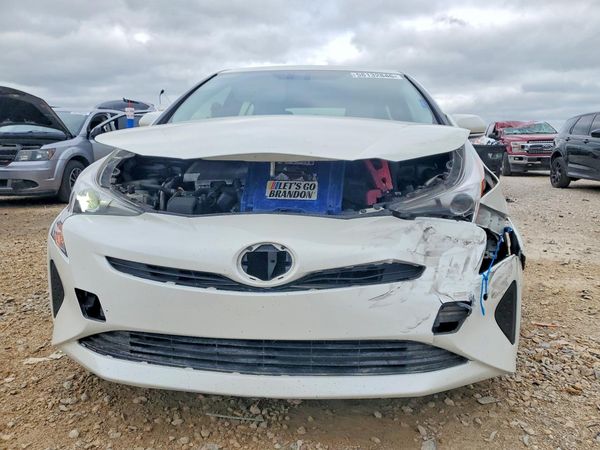2016 TOYOTA PRIUS