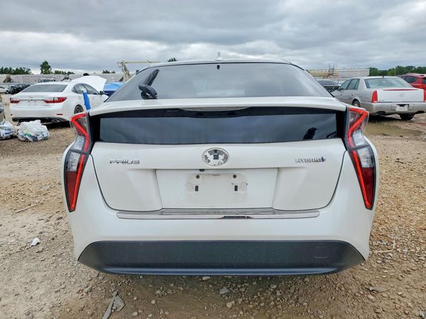 2016 TOYOTA PRIUS