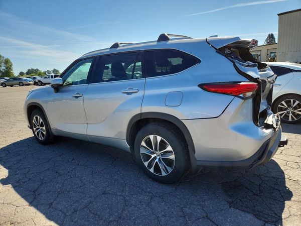 2022 TOYOTA HIGHLANDER HYBRID XLE
