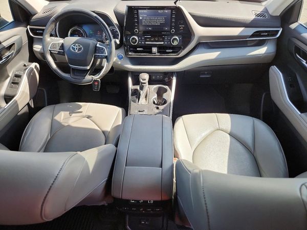 2022 TOYOTA HIGHLANDER HYBRID XLE