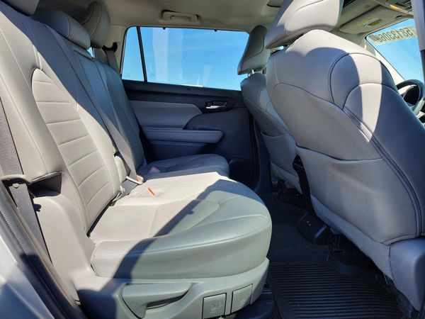 2022 TOYOTA HIGHLANDER HYBRID XLE