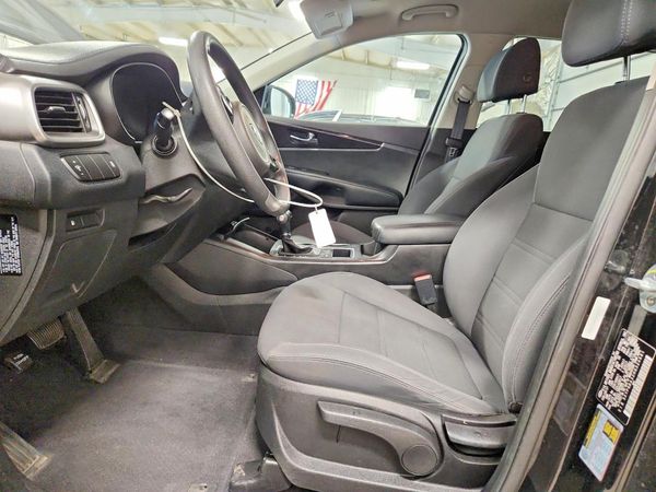 2017 KIA SORENTO L, LX