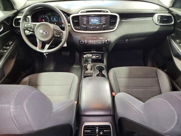 2017 KIA SORENTO L, LX