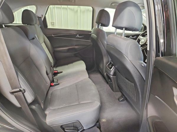 2017 KIA SORENTO L, LX