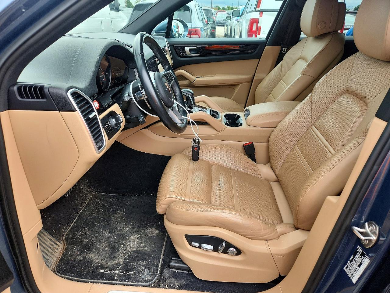 2019 PORSCHE CAYENNE