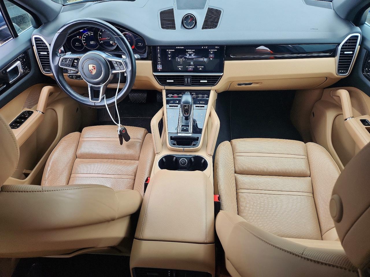 2019 PORSCHE CAYENNE