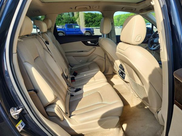 2017 AUDI Q7 quattro Premium Plus