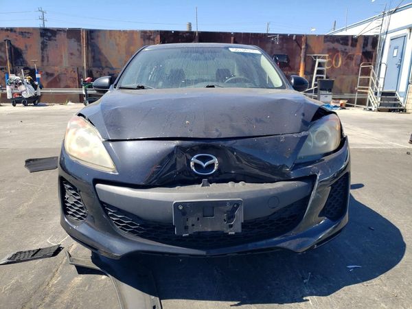 2013 MAZDA 3 SV/Base