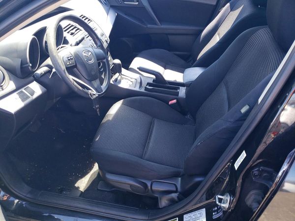 2013 MAZDA 3 SV/Base