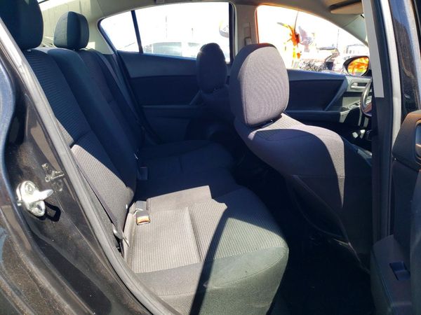 2013 MAZDA 3 SV/Base