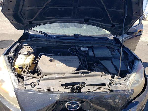 2013 MAZDA 3 SV/Base