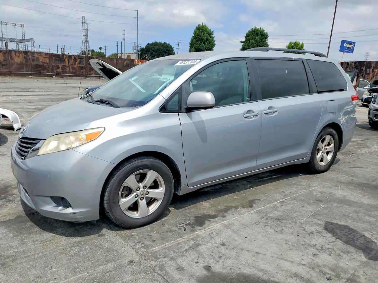2014 TOYOTA SIENNA