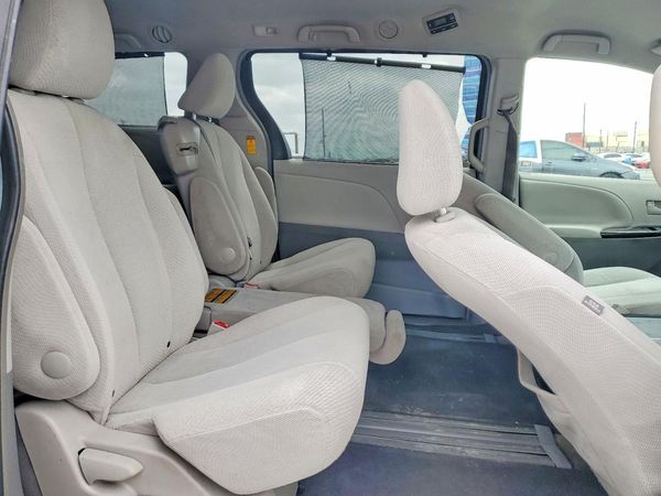 2014 TOYOTA SIENNA
