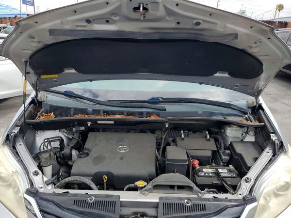 2014 TOYOTA SIENNA
