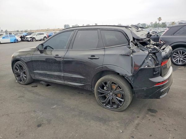 2024 VOLVO XC60 Ultimate Black Edition