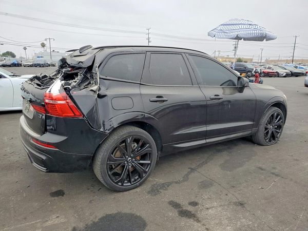 2024 VOLVO XC60 Ultimate Black Edition