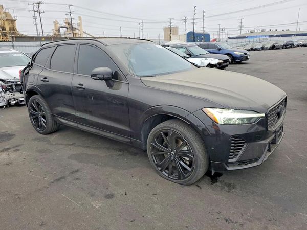 2024 VOLVO XC60 Ultimate Black Edition