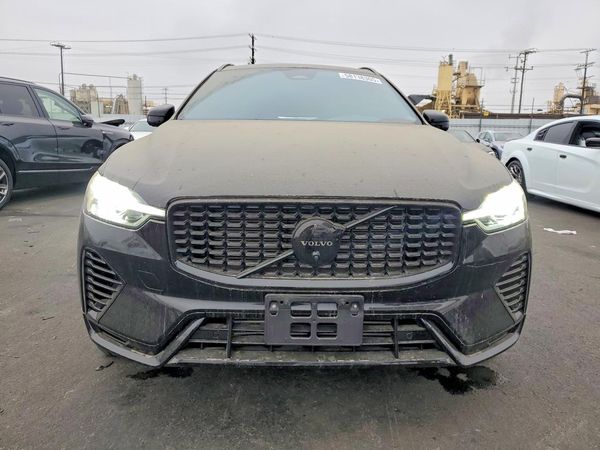2024 VOLVO XC60 Ultimate Black Edition