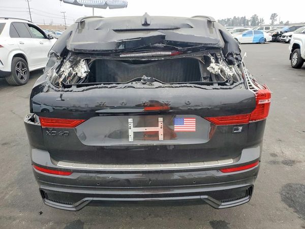 2024 VOLVO XC60 Ultimate Black Edition
