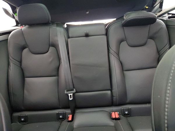2024 VOLVO XC60 Ultimate Black Edition