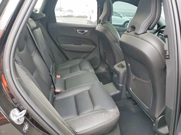 2024 VOLVO XC60 Ultimate Black Edition