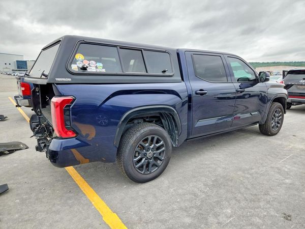 2024 TOYOTA TUNDRA Platinum